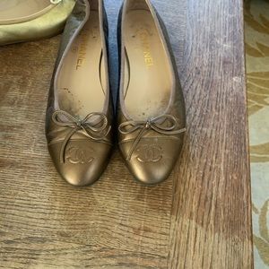 Chanel Ballerinas bronze